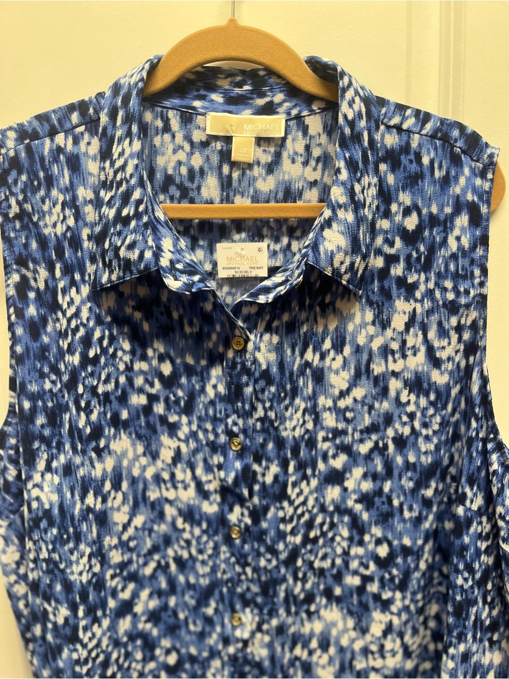 NWT MICHAEL Michael Kors Blue Ikat Sleeveless Hankhem Button Up Blouse 3X - Picture 2 of 9